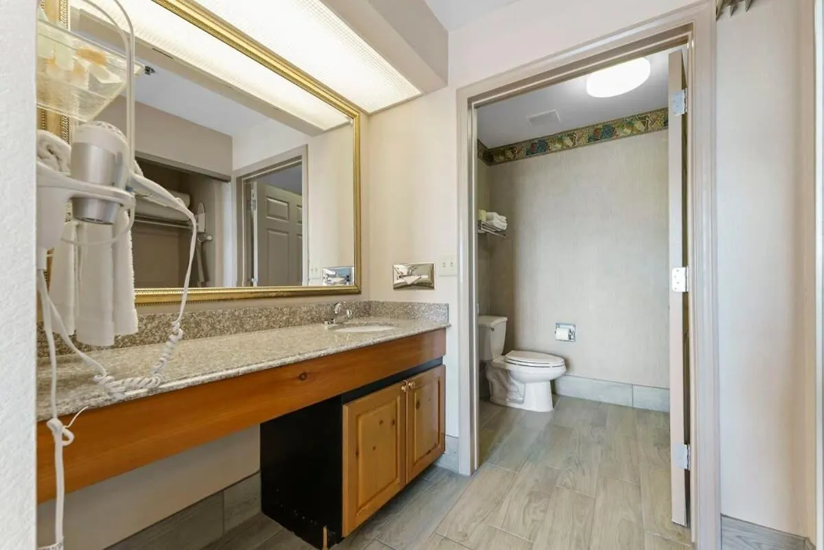 Scottsdale 2 Bd 2 Ba Furnished Apt King Beds 0*,  ארצות הברית